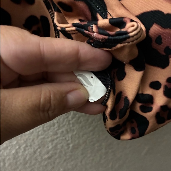 Fabletics Oasis Twist Medium Impact Sports Bra Leopard Print - Picture 9 of 14